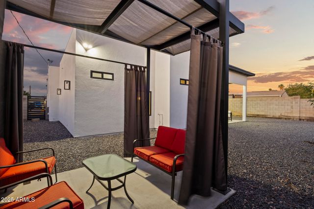 1211 E HAYWARD Avenue, Phoenix, AZ 85020