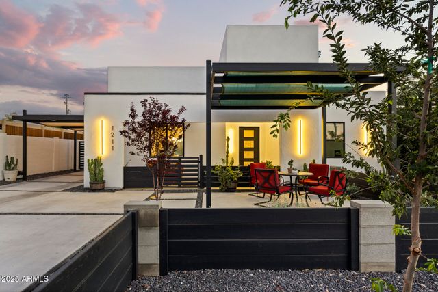 1211 E HAYWARD Avenue, Phoenix, AZ 85020