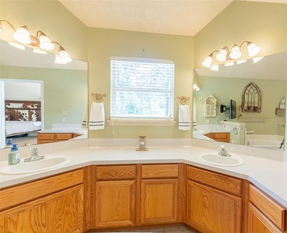 4204 Fm 2518 Road, Cleveland, TX 77327