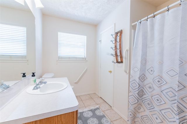 4204 Fm 2518 Road, Cleveland, TX 77327