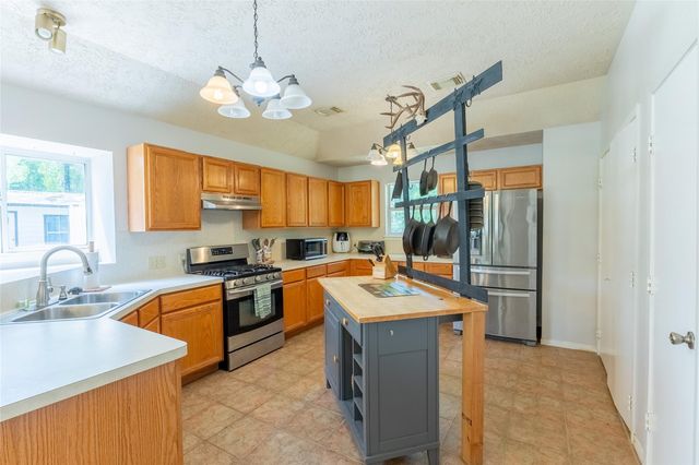 4204 Fm 2518 Road, Cleveland, TX 77327