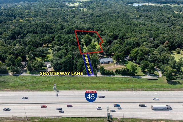 15859 Shatterway Lane, Willis, TX 77318
