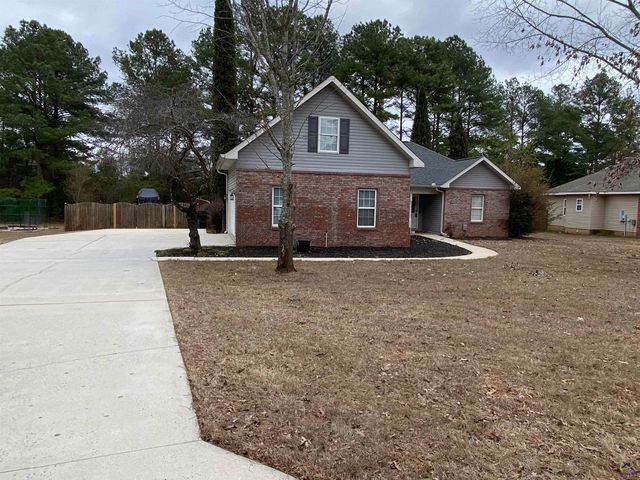 105 Eagles Ridge Court, Perry, GA 31063