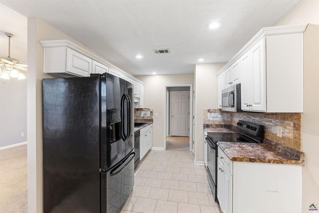 105 Eagles Ridge Court, Perry, GA 31063