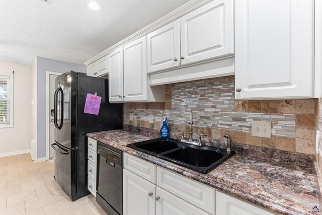 105 Eagles Ridge Court, Perry, GA 31063