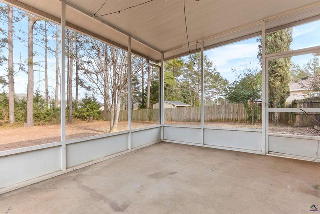 105 Eagles Ridge Court, Perry, GA 31063