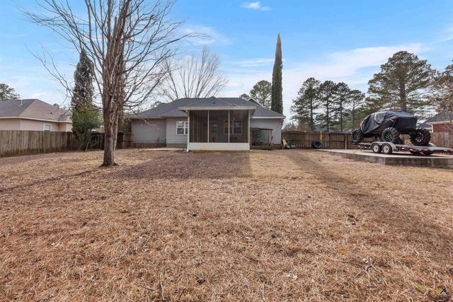 105 Eagles Ridge Court, Perry, GA 31063