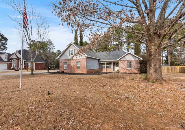 105 Eagles Ridge Court, Perry, GA 31063