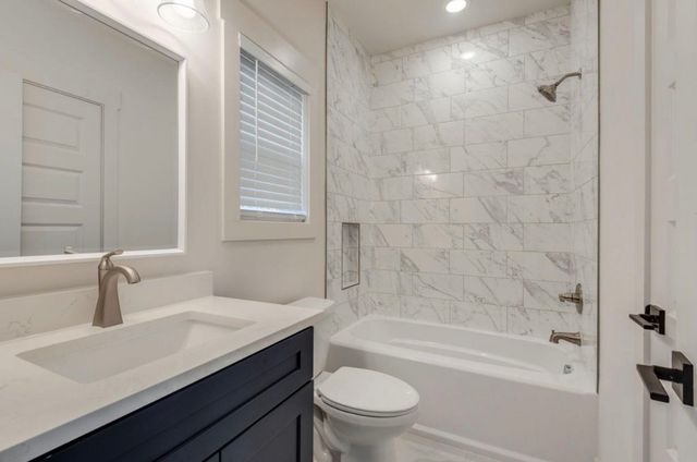2215B 24th Ave, N, Nashville, TN 37208