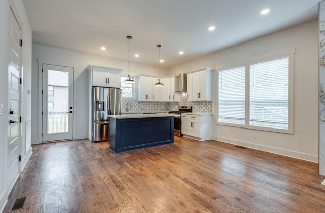 2215B 24th Ave, N, Nashville, TN 37208
