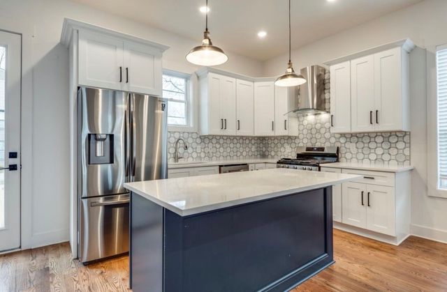 2215B 24th Ave, N, Nashville, TN 37208
