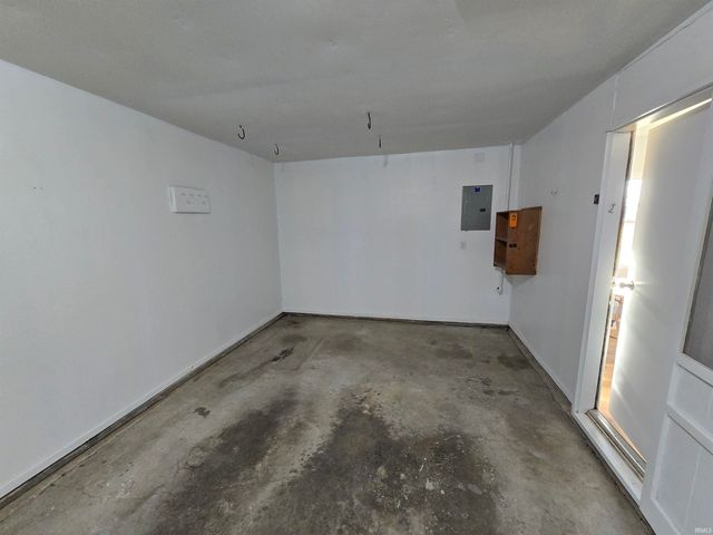 2209 W Concord Road, Muncie, IN 47304