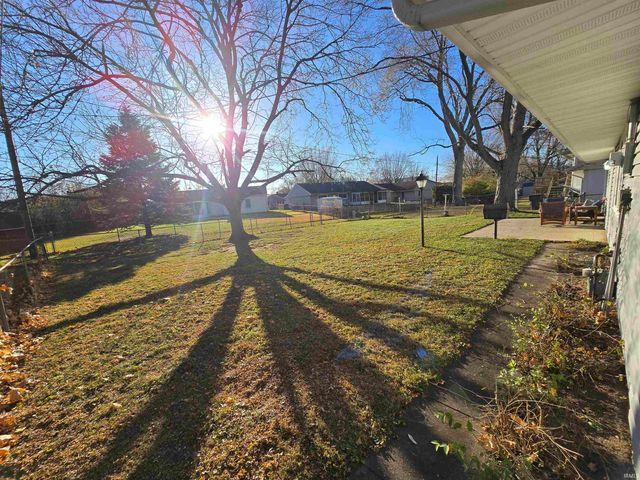 2209 W Concord Road, Muncie, IN 47304