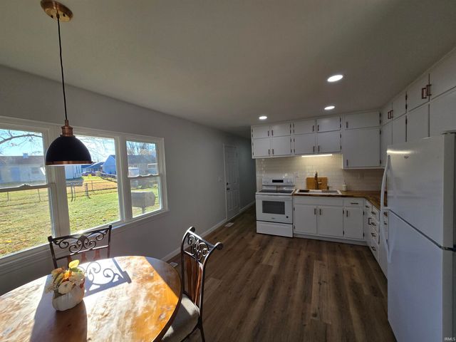 2209 W Concord Road, Muncie, IN 47304