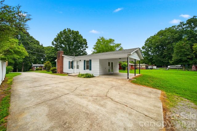 459 Swanson Drive SW, Lenoir, NC 28645