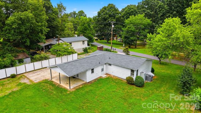 459 Swanson Drive SW, Lenoir, NC 28645