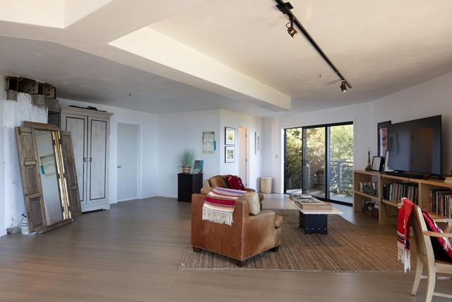 209 Crest Road, Carmel, CA 93923