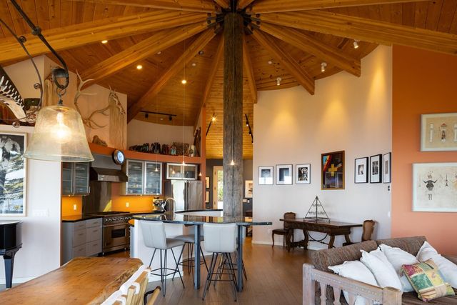 209 Crest Road, Carmel, CA 93923