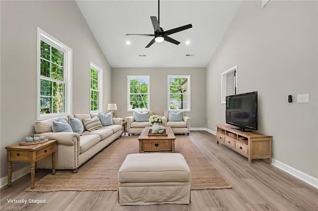 125 City Line Drive, Thomasville, NC 27360