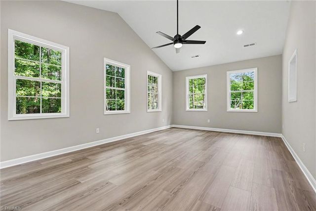 125 City Line Drive, Thomasville, NC 27360