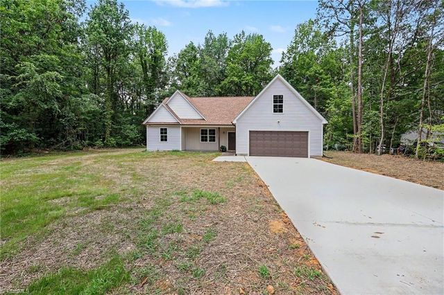 125 City Line Drive, Thomasville, NC 27360