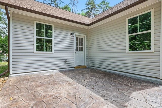 125 City Line Drive, Thomasville, NC 27360