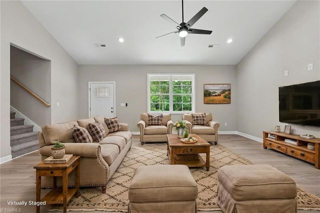 125 City Line Drive, Thomasville, NC 27360