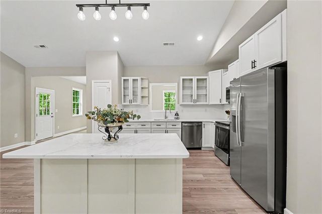 125 City Line Drive, Thomasville, NC 27360