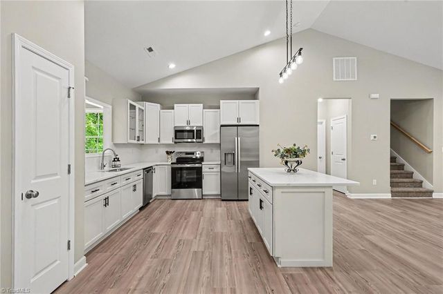 125 City Line Drive, Thomasville, NC 27360