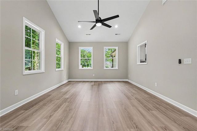 125 City Line Drive, Thomasville, NC 27360