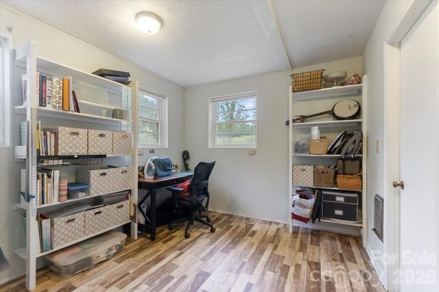 132 E Whisperwood Circle, Hendersonville, NC 28791