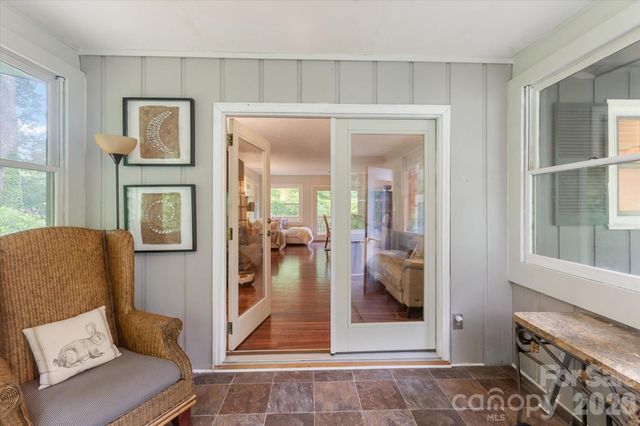 132 E Whisperwood Circle, Hendersonville, NC 28791