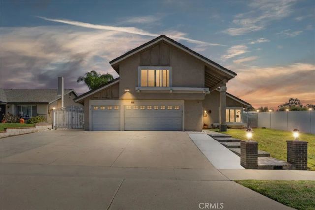 909 Nottingham Drive, Corona, CA 92880