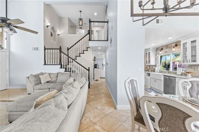 909 Nottingham Drive, Corona, CA 92880