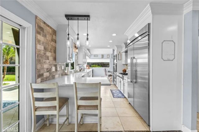 909 Nottingham Drive, Corona, CA 92880