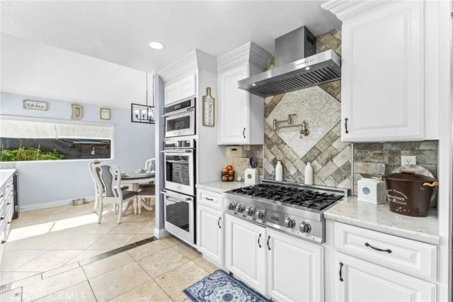 909 Nottingham Drive, Corona, CA 92880