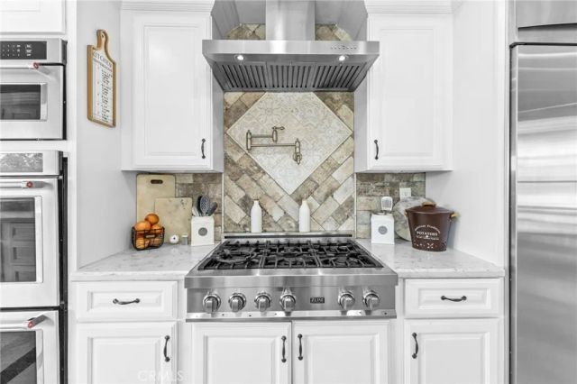 909 Nottingham Drive, Corona, CA 92880