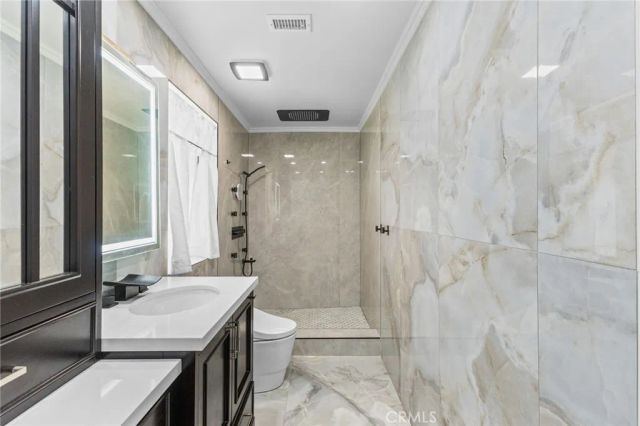 909 Nottingham Drive, Corona, CA 92880