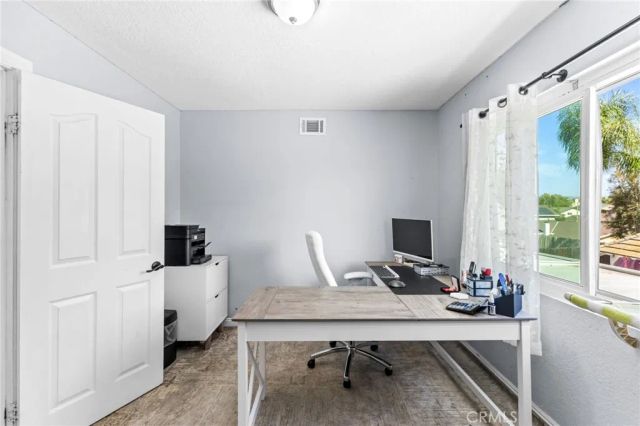 909 Nottingham Drive, Corona, CA 92880