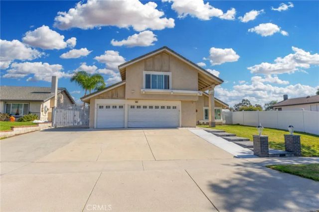 909 Nottingham Drive, Corona, CA 92880