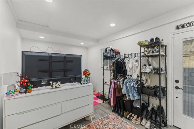 909 Nottingham Drive, Corona, CA 92880