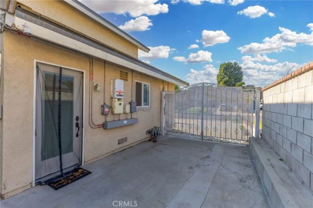 909 Nottingham Drive, Corona, CA 92880