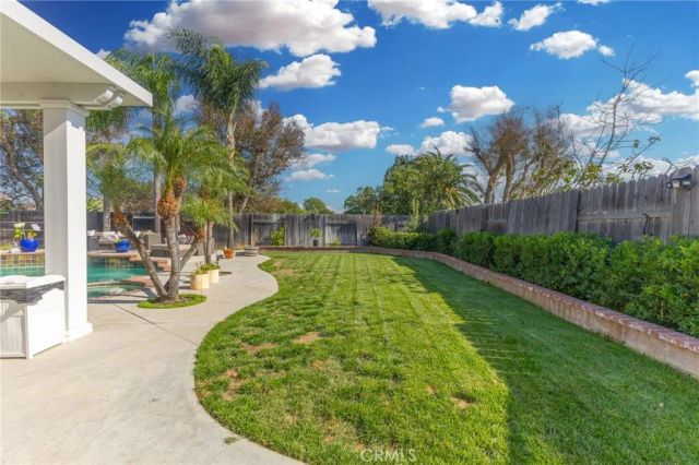 909 Nottingham Drive, Corona, CA 92880