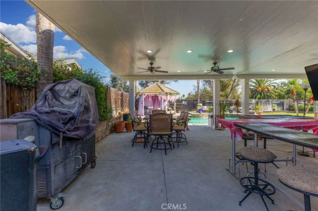 909 Nottingham Drive, Corona, CA 92880