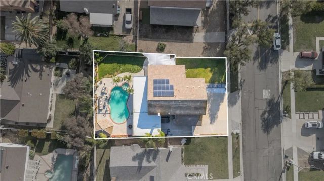 909 Nottingham Drive, Corona, CA 92880