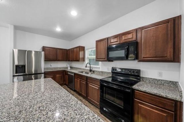 9850 Hunter Springs, Conroe, TX 77306