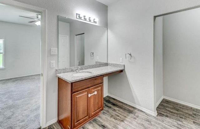 9850 Hunter Springs, Conroe, TX 77306