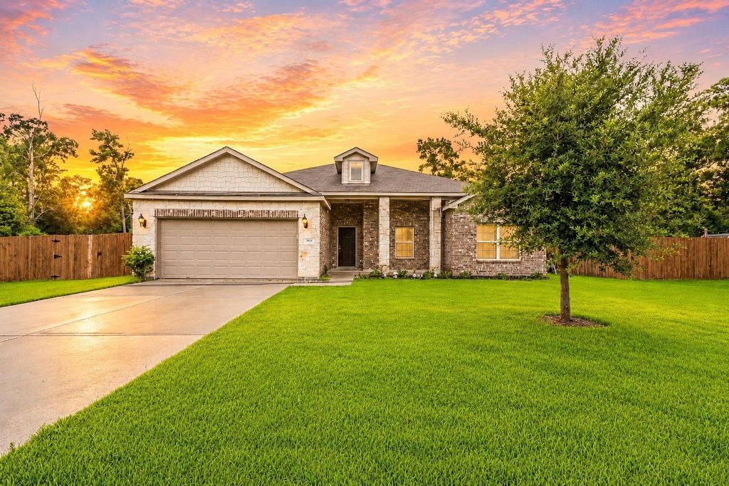 9850 Hunter Springs, Conroe, TX 77306