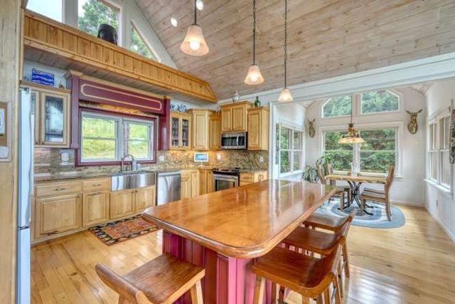 628 Madison Lane, Brasstown, NC 28902