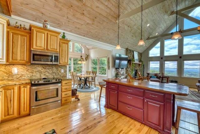 628 Madison Lane, Brasstown, NC 28902